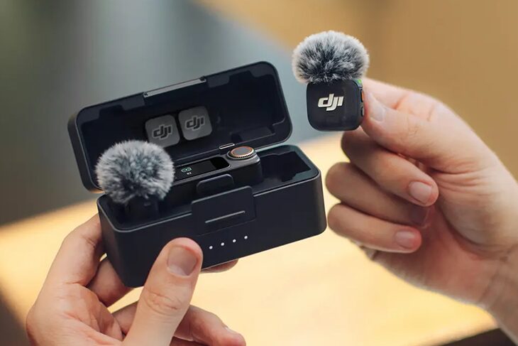 Bloga ceļvedis par DJI Mic 3 – divkanālu ieraksts, trokšņu slāpēšana un uzlādes futrālis ērtai filmēšanai ar kameru vai telefonu.