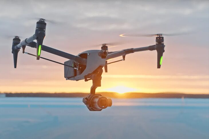 DJI Inspire 3 – augstākās klases profesionālais drons ar 8K pilnrāmja kameru, RTK pozicionēšanu un 360° šķēršļu sensoriem. Ideāls kinematogrāfijai, dinamiskai filmēšanai un sarežģītām trajektorijām. | DronuEksperts.Lv