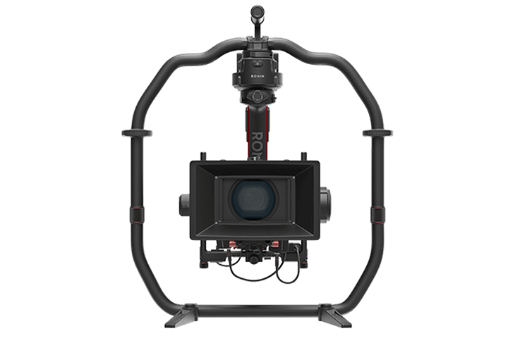 DJI Ronin 2 stabilizators ar trīs asu stabilizāciju, jaudīgiem motoriem un lielu slodzes kapacitāti, paredzēts profesionālai kino un komerciālai filmēšanai.