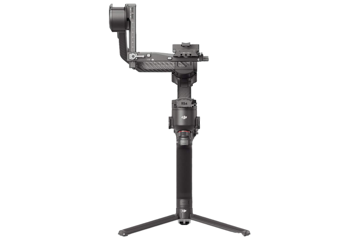 DJI RS 4 Pro – profesionāls trīs asu stabilizators ar maksimālo slodzi līdz 4,5 kg, uzlabotu ActiveTrack Pro funkciju un ilgu akumulatora darbības laiku. Ideāli piemērots profesionālai filmēšanai un kino kamerām sarežģītiem projektiem.